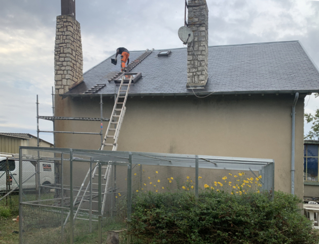 Nettoyage et traitement toiture après travaux
