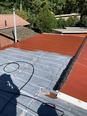 Peinture bac acier pendant travaux